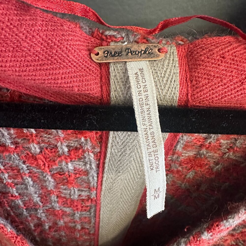 Free People Raggy Hoodie Sweater Womens Sz Medium Red Oversized Boho V-Neck Top - Picture 4 of 7